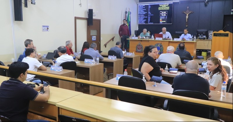 Os três projetos aprovados são de abertura de novos créditos  