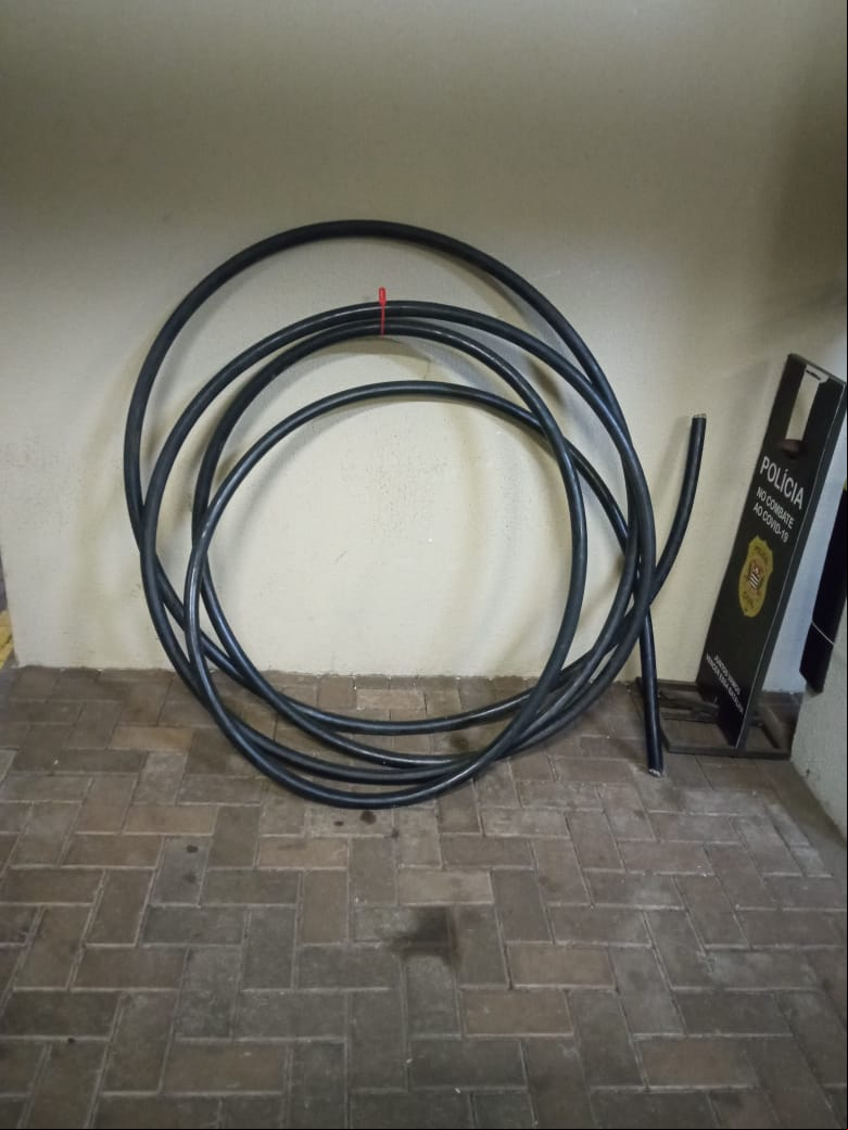15 metros de fios de cobre foram apreendidos  