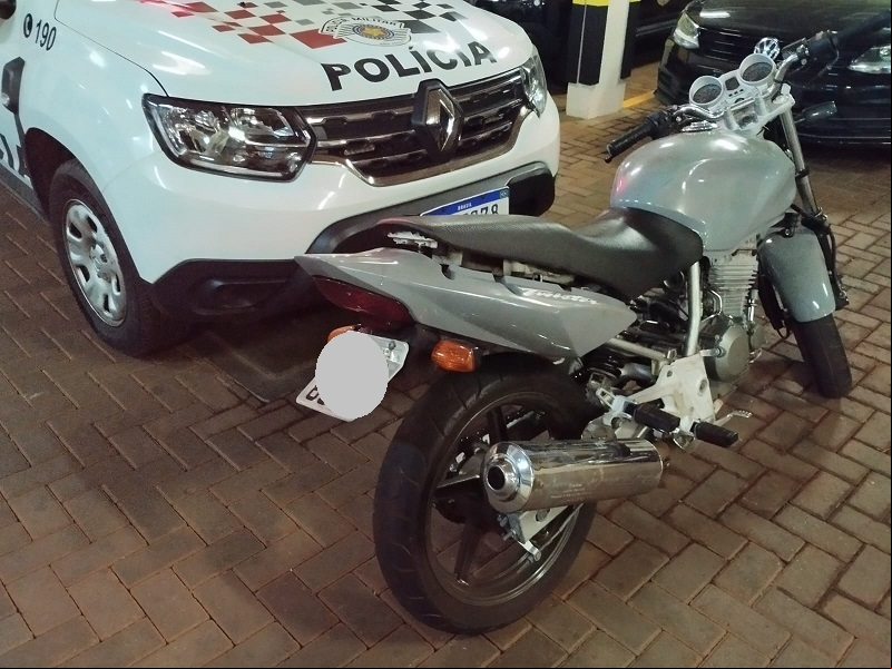 Moto apreendida foi entregue ao dono 