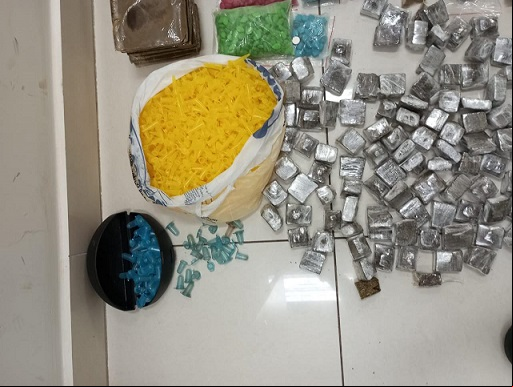 Maconha, haxixe e drogas sintéticas foram apreendidas 
