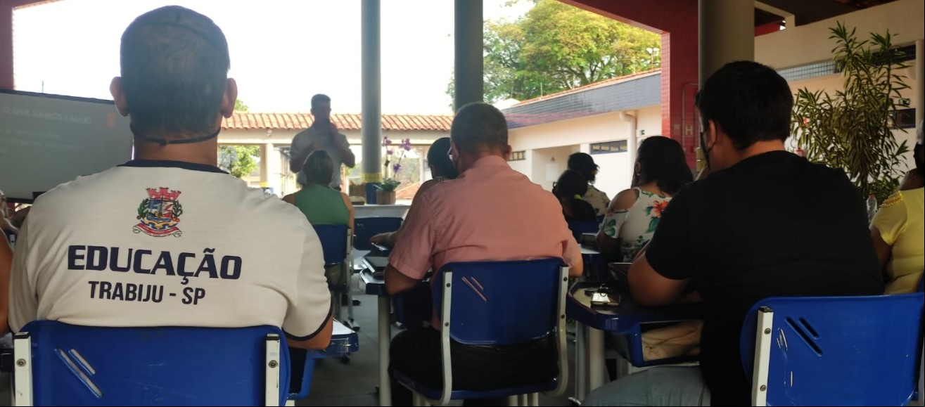 Professores durante o curso de capacitação em Trabiju