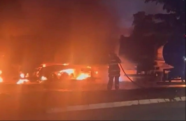 Bombeiros agiram rápido e conseguiram controlar as chamas