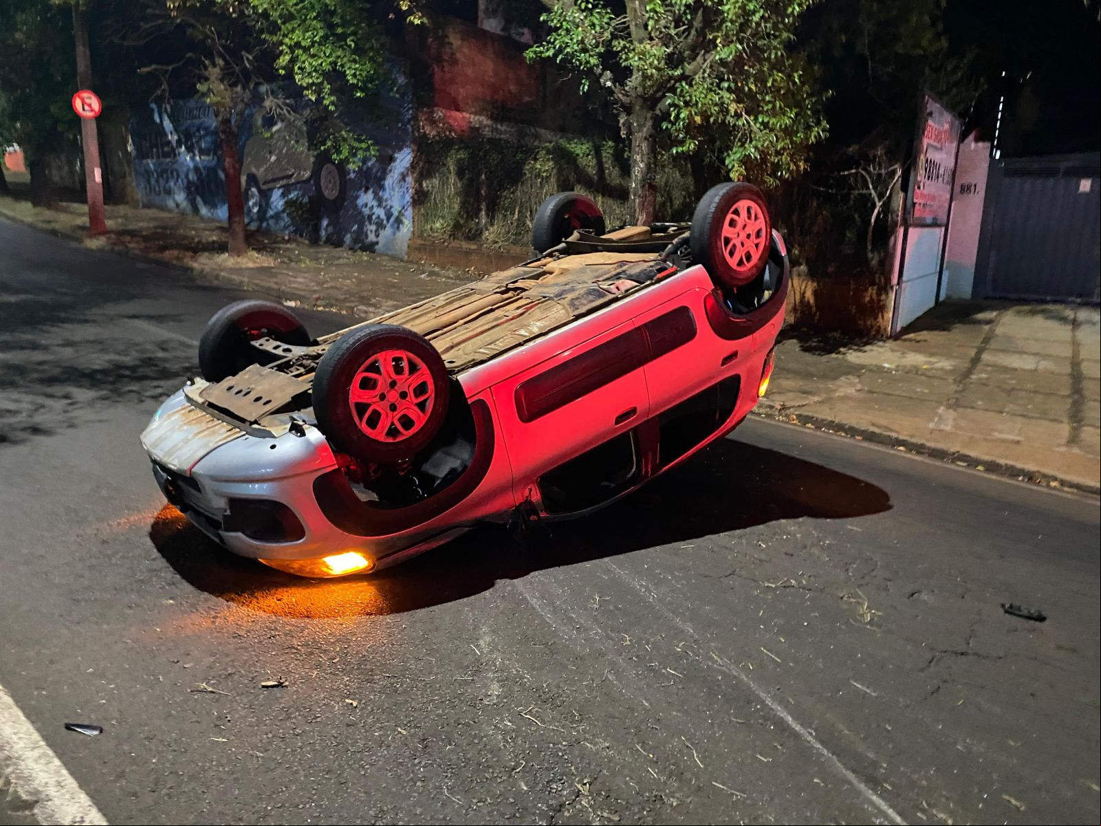 Foto: Flavio Fernandes/Araraquara Agora/Veículo Uno Também Capotado
